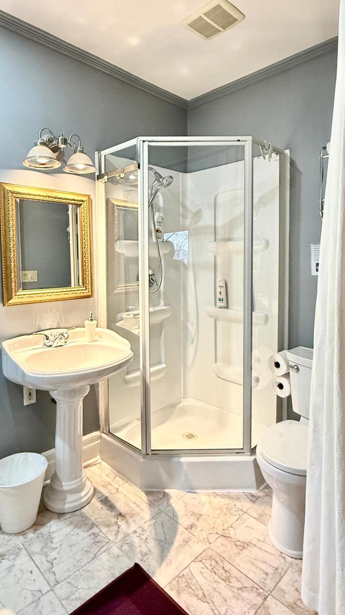 Two Bedrooms Unit With Jacuzzi And Great View Niagara Falls Exterior photo